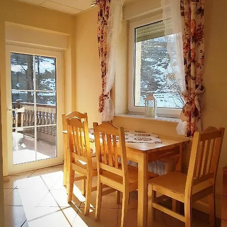 Domek W Tylmanowej Ferienhaus *
